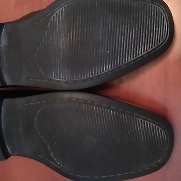 Shoes - Picture 6 of 9